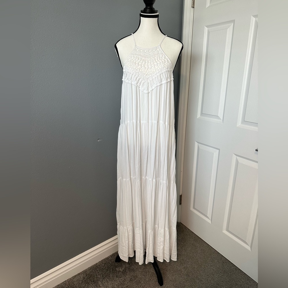 La Blanca white pool cover-up maxi dress. Flattering back! Size large.